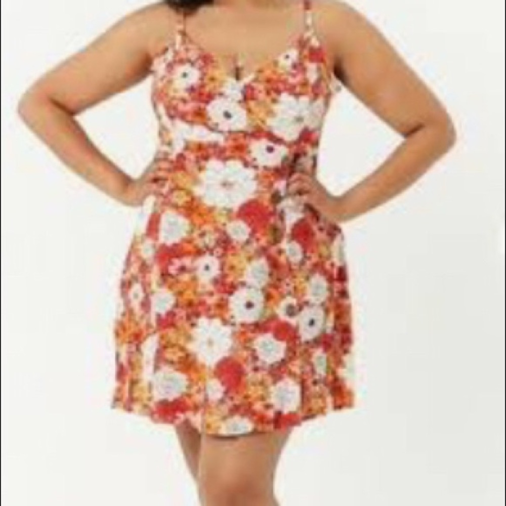 Forever 21 spaghetti strap floral dress. NWT. Size XL .